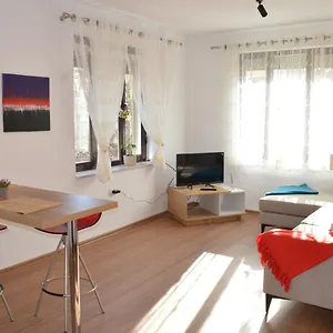 Rh Center , Tiran Arnavutluk