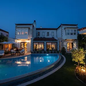 Sedirli Ev Alaçatı